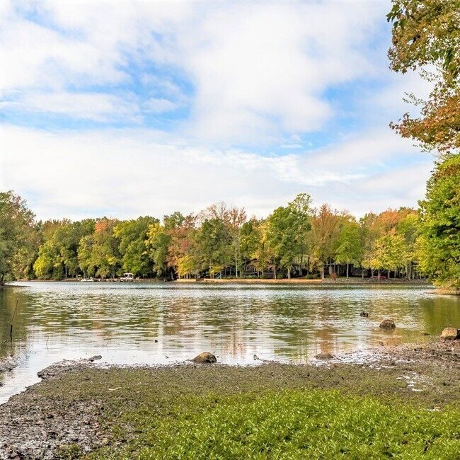 Lake Norman - Lakeside Apartments