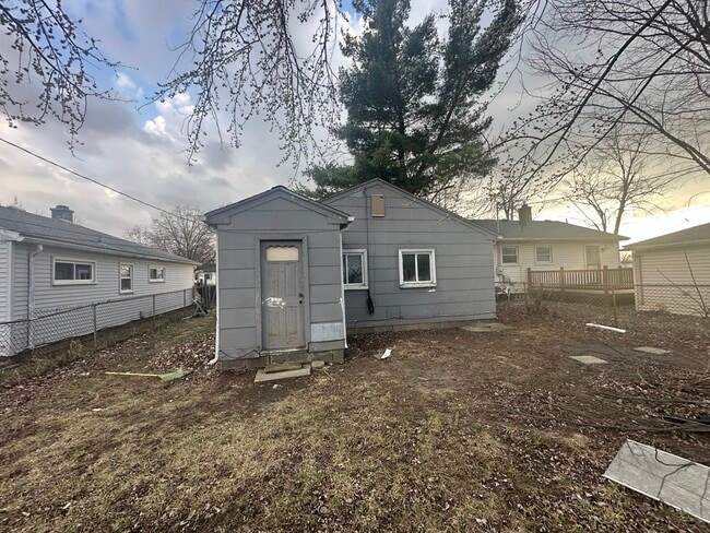 Rear - 32360 Carlisle Pky