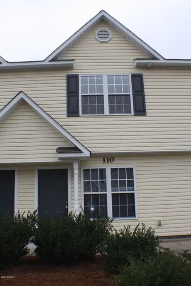Building Photo - 2 BR 2.5 BA Townhouse Cornerstone Village