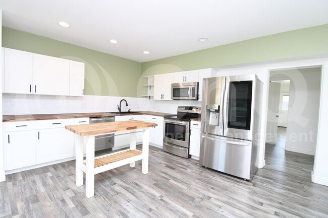 Photo - 1729 W Fairmount Ave