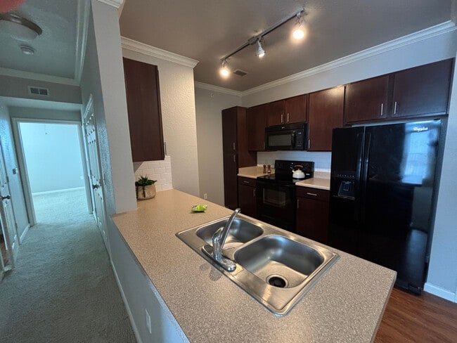 Photo - 1811 Medical Pkwy Unit b2