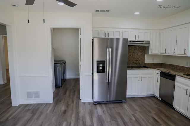 Photo - 2122 Teakwood Ln