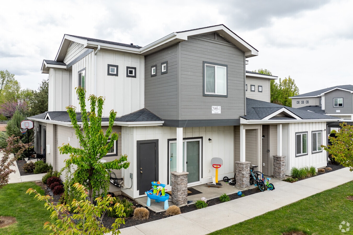Primary - Maddyn Village Apartments