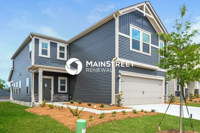 Photo - 4 Bedroom Pet-Friendly Home in Charlotte, NC with Main Street Renewal