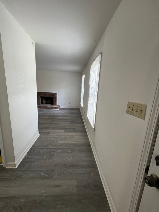 Photo - 424 Tarragon Wy SW Unit B