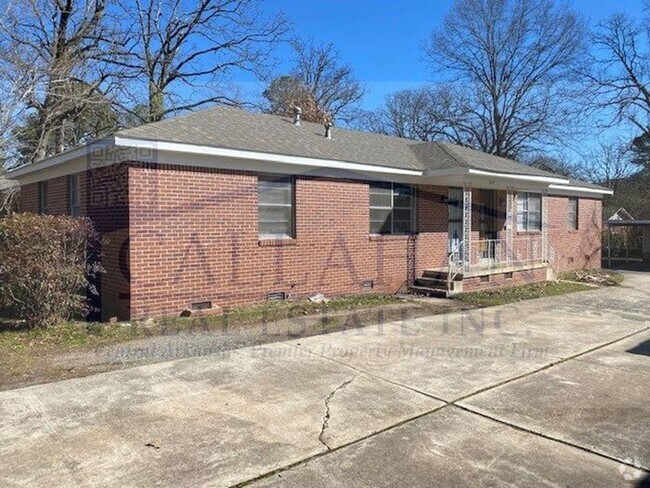 Building Photo - 2 Bedroom Off University Rental