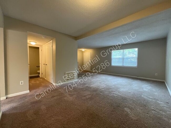 Photo - 8913 Hunter Ridge Dr