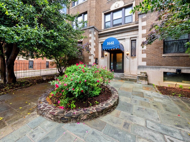 Building Photo - 1661 Park Rd NW Unit 403  Lynnbrook Rental