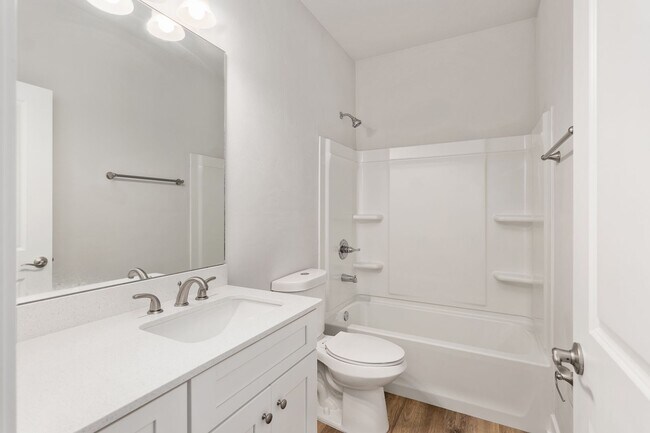 Photo - 3 Bedroom, 2 Bathroom Home – Downtown Gainesville