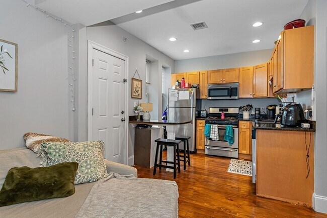 4 BED 2 BATH MISSION HILL - 4 BED 2 BATH MISSION HILL House