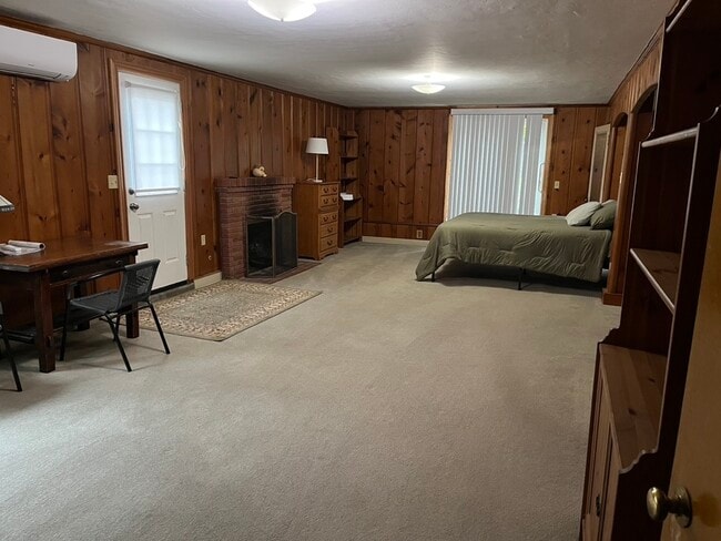 Bedroom/Living Area - 371 Cerrito Ave Unit 371 Cerrito