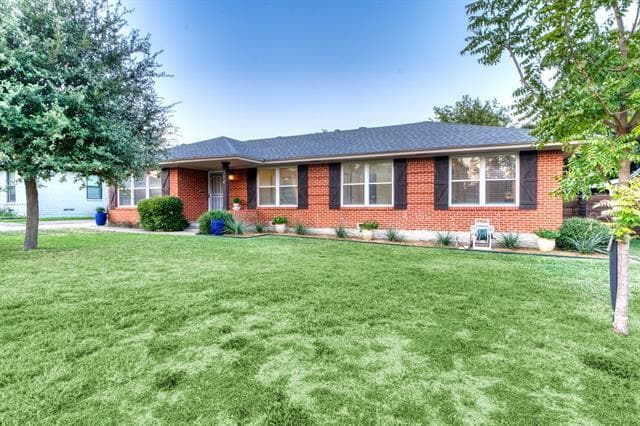 Photo - 314 Easton Rd