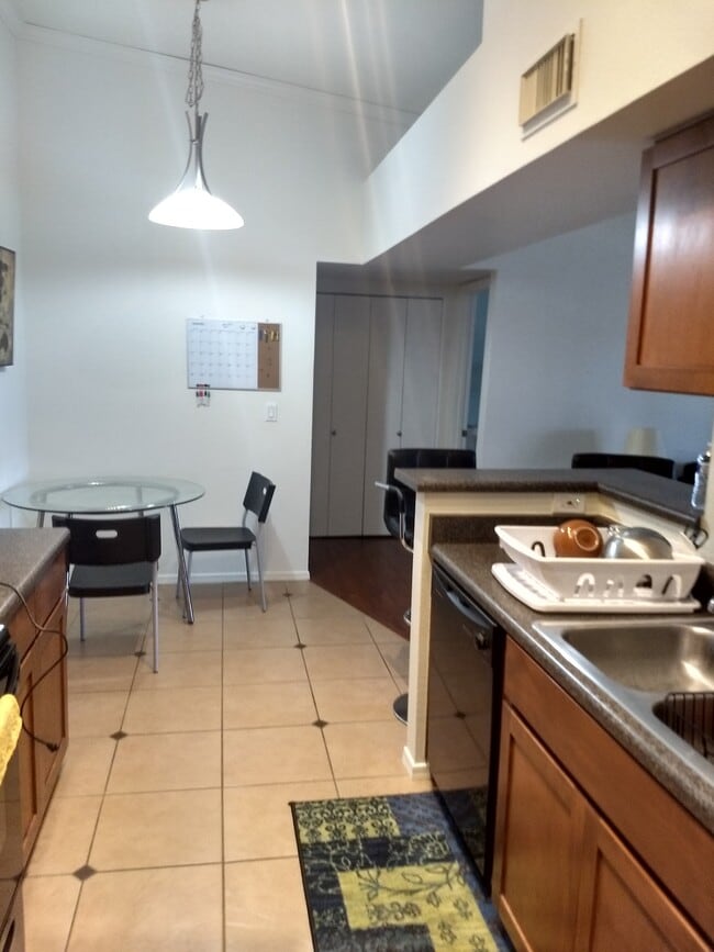 Photo - 1385 W University Ave Unit 20x