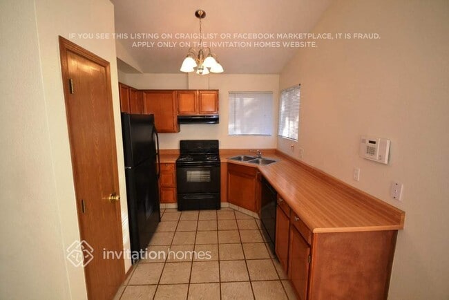 Photo - 921 S Val Vista Dr