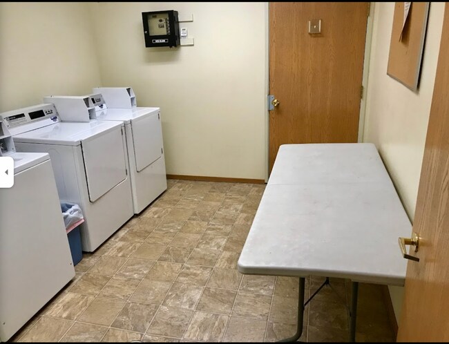 Photo - Rolling Meadows Apartments