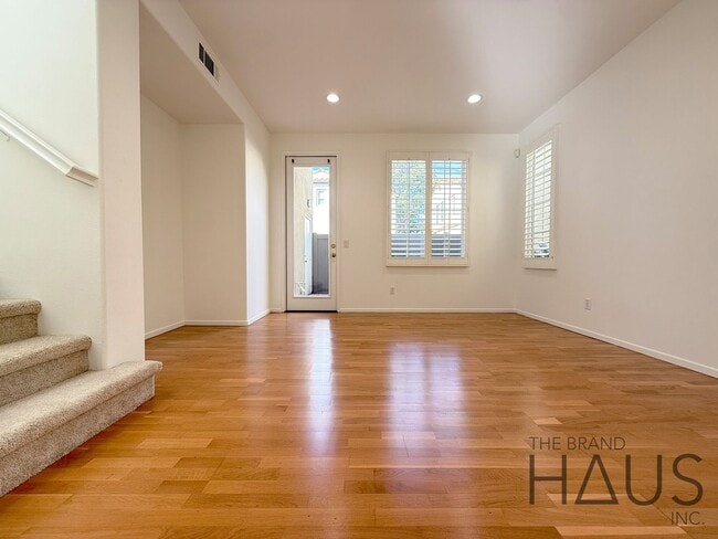 Photo - Desirable Oak Creek Community Detached Home with Two Car Garage