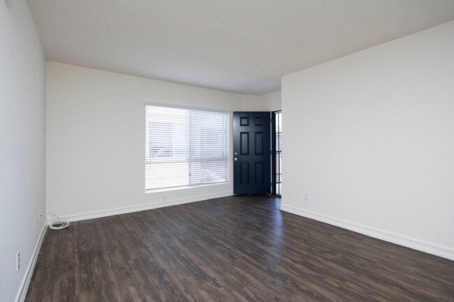 Pier View Apartments