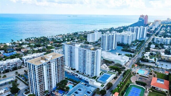 Building Photo - 3015 N Ocean Blvd Unit 3J Rental