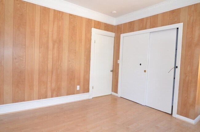 Photo - 27 Beltran St