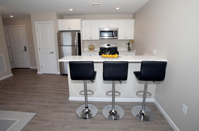 30 Temple St Unit 303