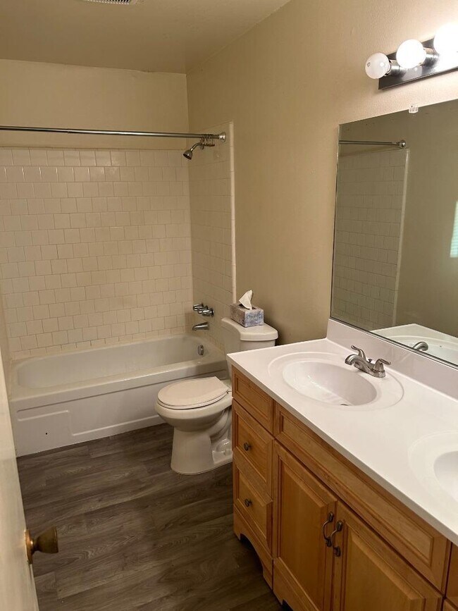 Photo - 133 Walti St