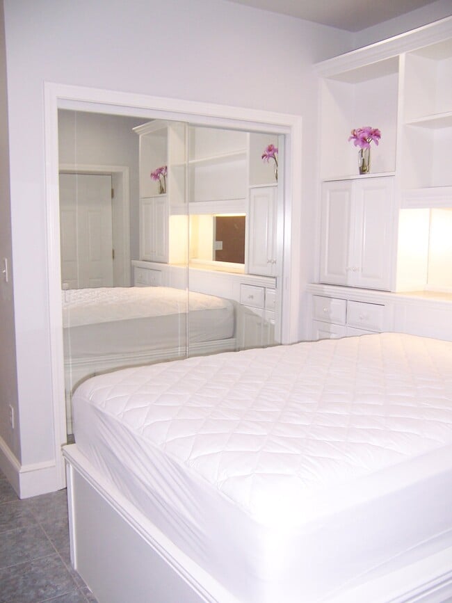 Photo - 188 Maverick St Unit Suite
