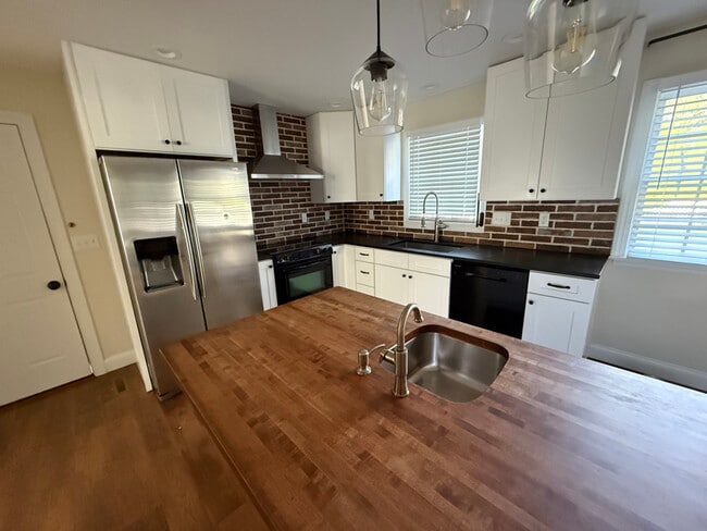Photo - 125 Fieldstone Dr