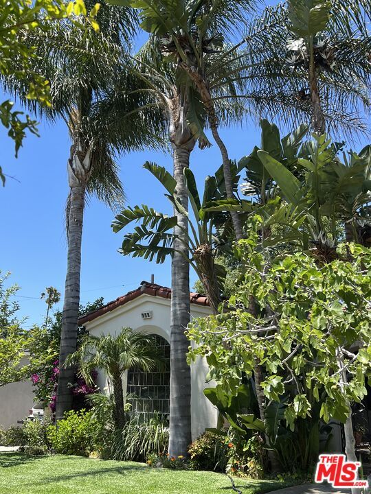 Photo - 923 Alma St