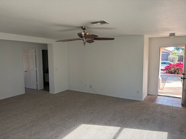 Photo - Surprise, Im waiting for you!