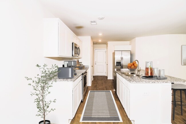 Photo - 323 Longstone Ct