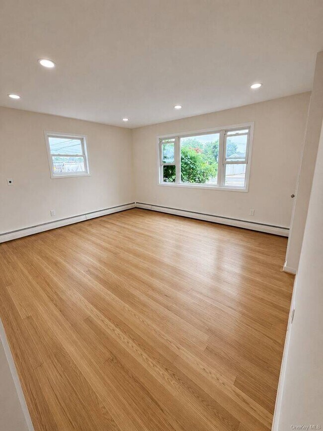 Photo - 790 Wellwood Ave