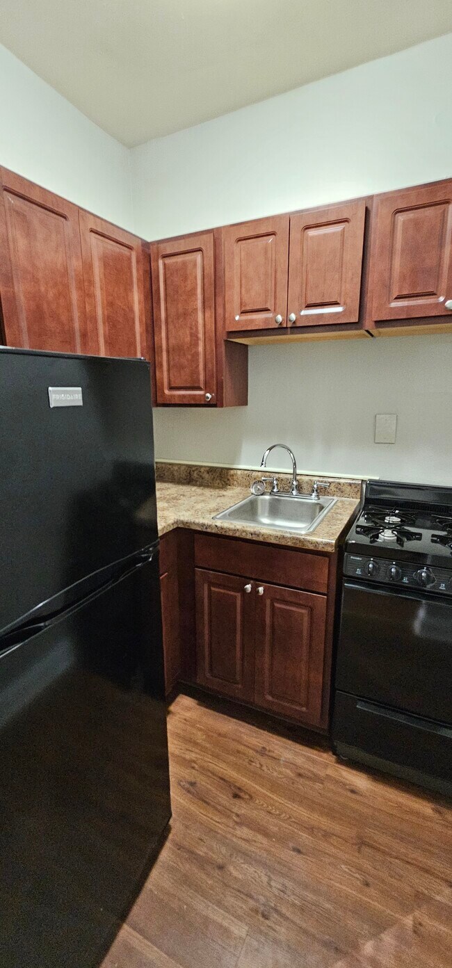 Photo - 656 W Sheridan Rd