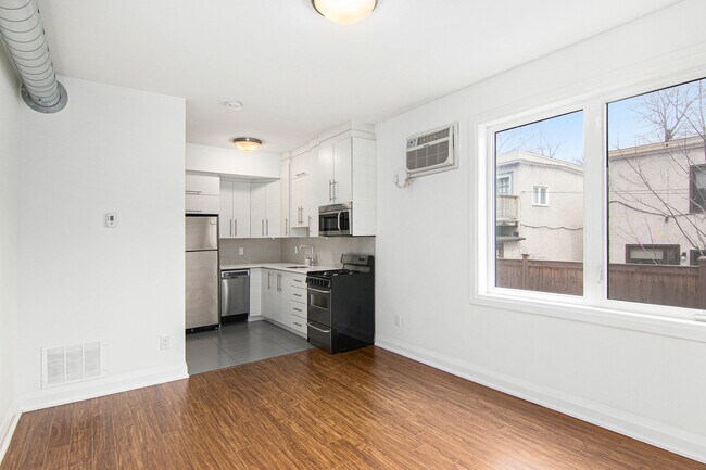 Photo - 186 James St