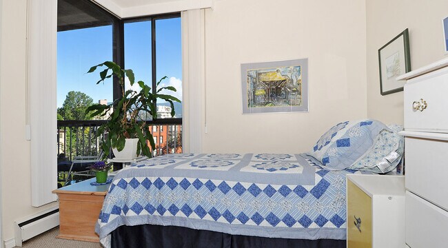 Photo - Hendry House Unit 01409