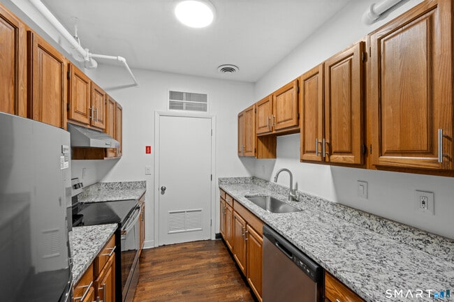 Building Photo - 187 Bank St Unit 302