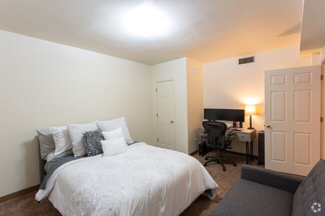 2BR 1BA - 1,027 SF