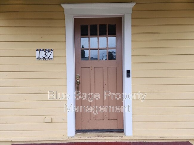 Photo - 137 W 13th St