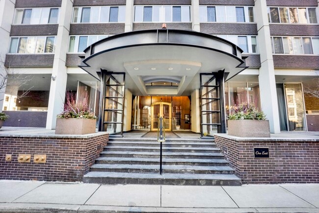 Photo - 1 E Schiller St