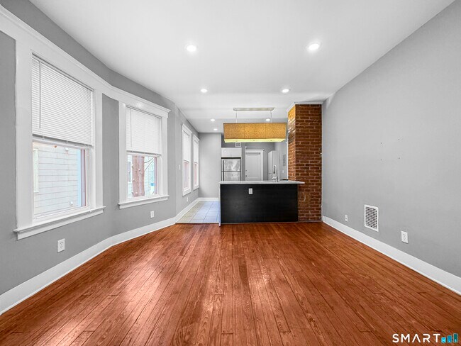 Photo - 248 Nicoll St Unit 3