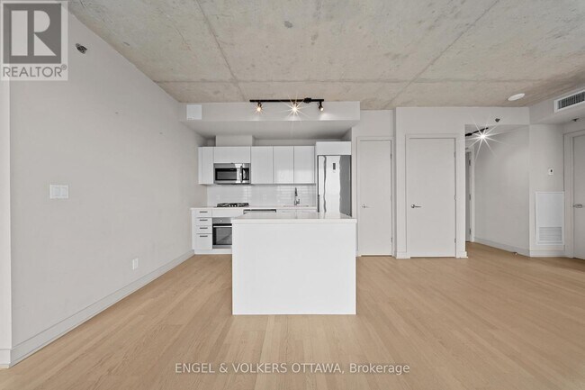 Photo - 203 Catherine St Unit 1701