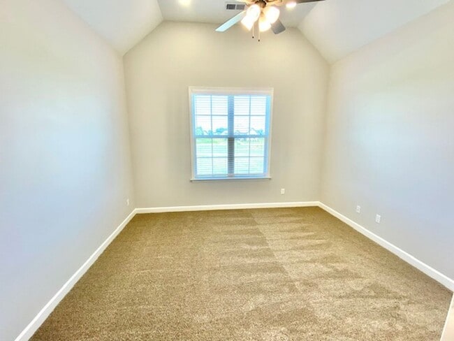 Building Photo - AzaleaDrive285 Unit 1 Rental