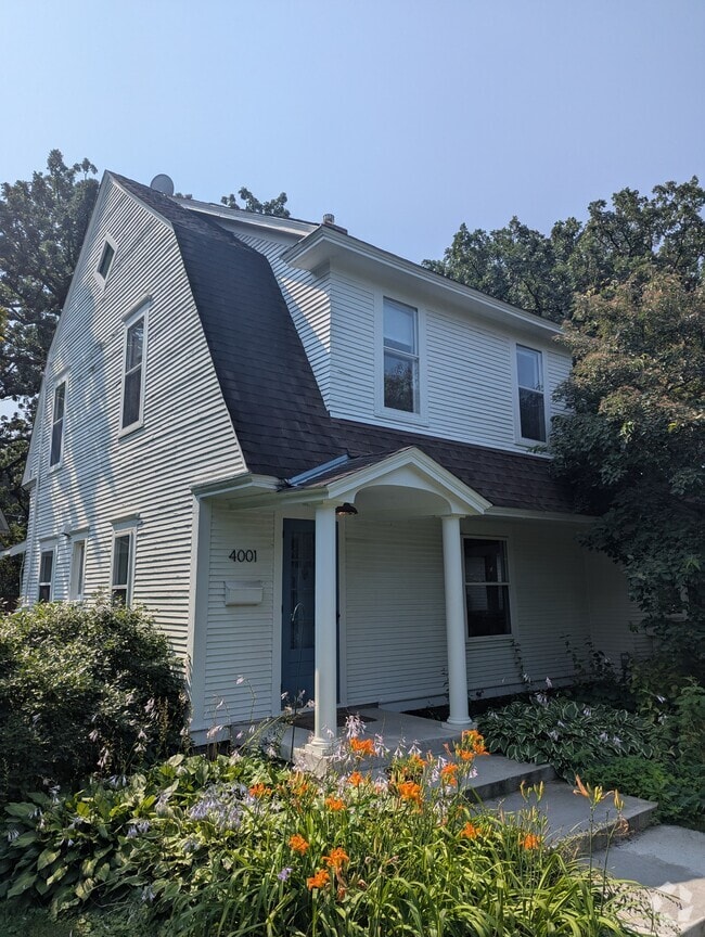 Building Photo - 4001 Sheridan Ave S Rental