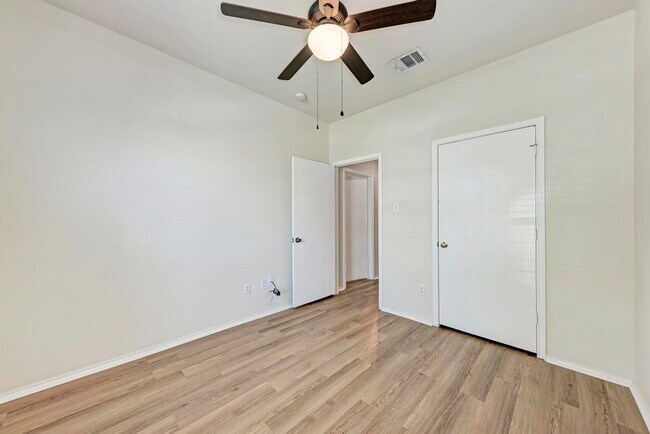 Photo - 1203 Tricia Cove Casa