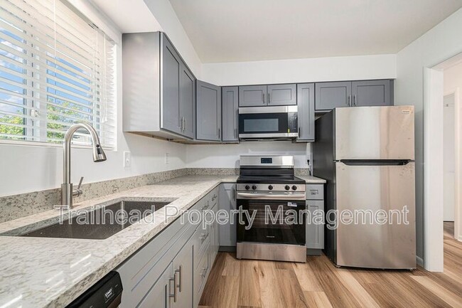 Photo - 8300 Robinson St