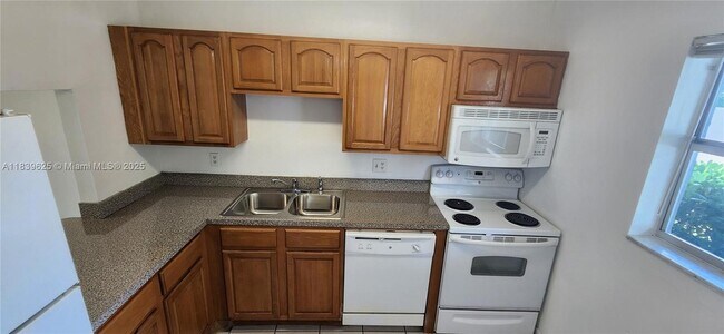 Photo - 7321 NW 85th St Unit 102