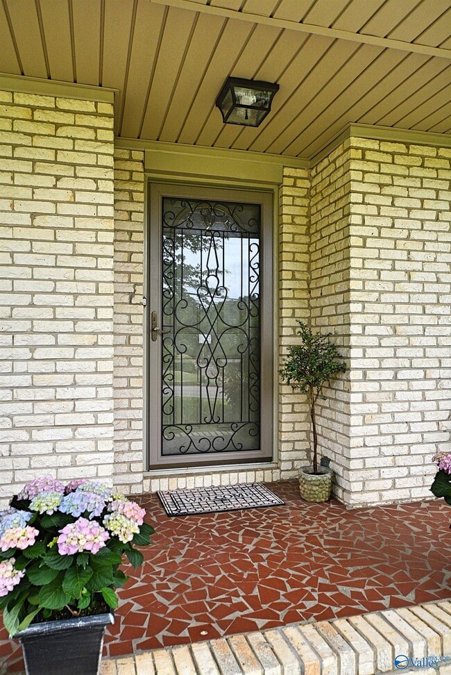 Photo - 207 Jones Valley Dr SW