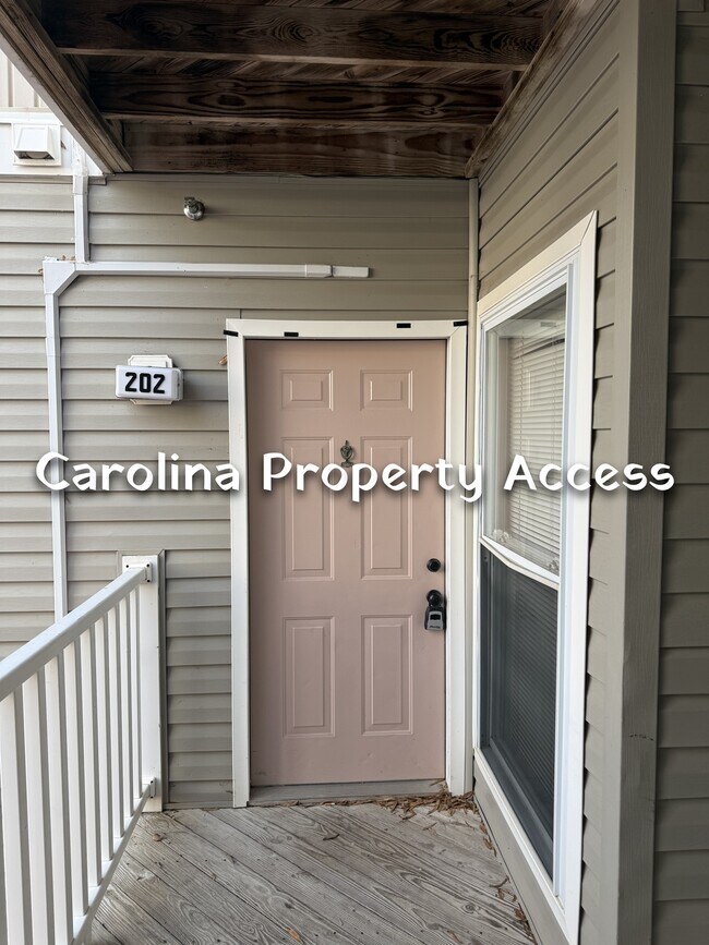 Photo - 1401 Collegiate Cir