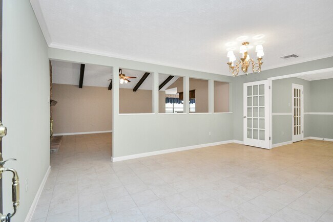 Photo - 2818 Colonial Dr