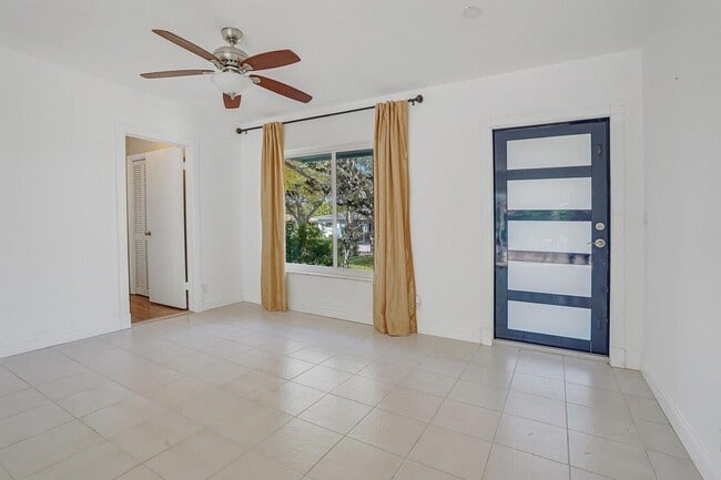 Photo - 254 NW 6th Ave