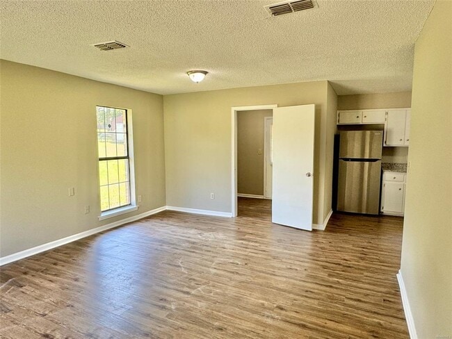 Photo - 731 St Martins Dr